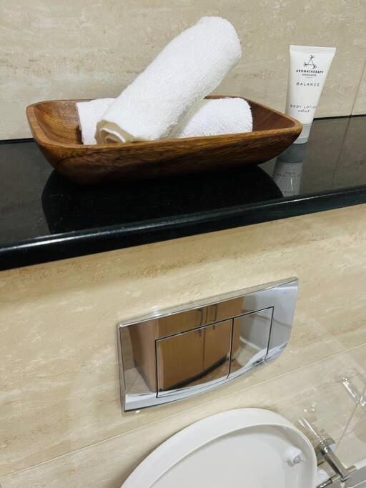1 Bed Apartment With Sea View, Pool, Gym & Free Parking In Dubai Marina Ngoại thất bức ảnh
