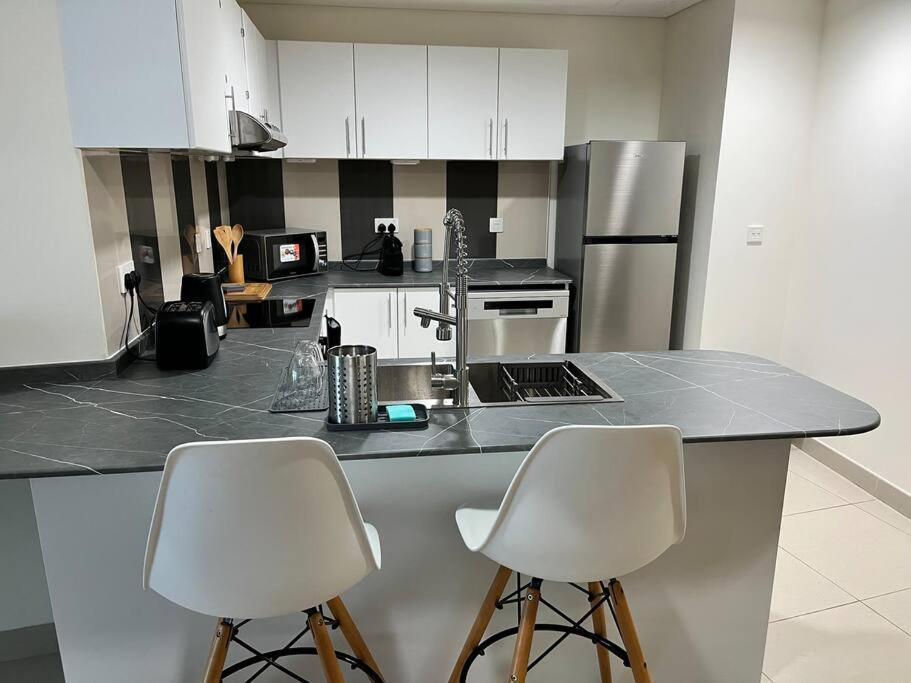 1 Bed Apartment With Sea View, Pool, Gym & Free Parking In Dubai Marina Ngoại thất bức ảnh